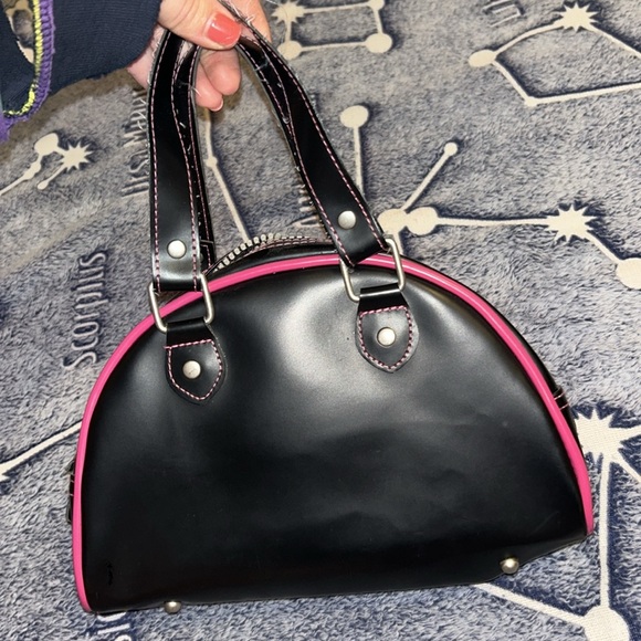 RARE VON DUTCH PINK & BLACK MINI BOWLING BAG - Picture 2 of 9